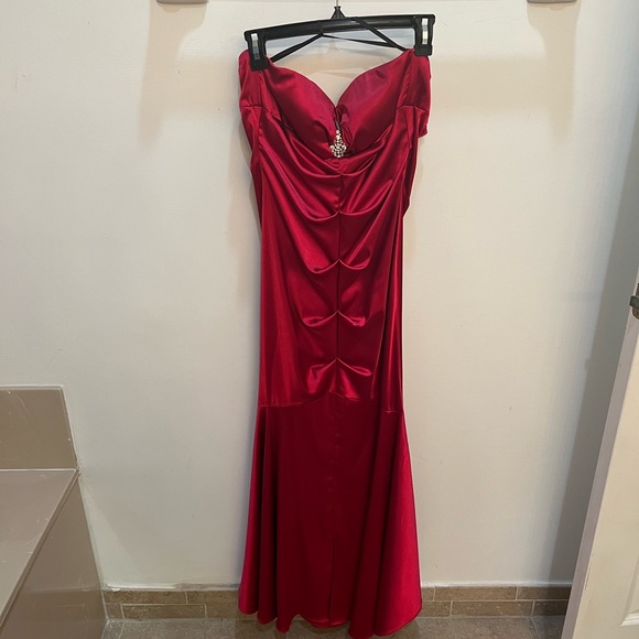 Camille La Vie Dresses & Skirts - Camille size 4 petite red dress